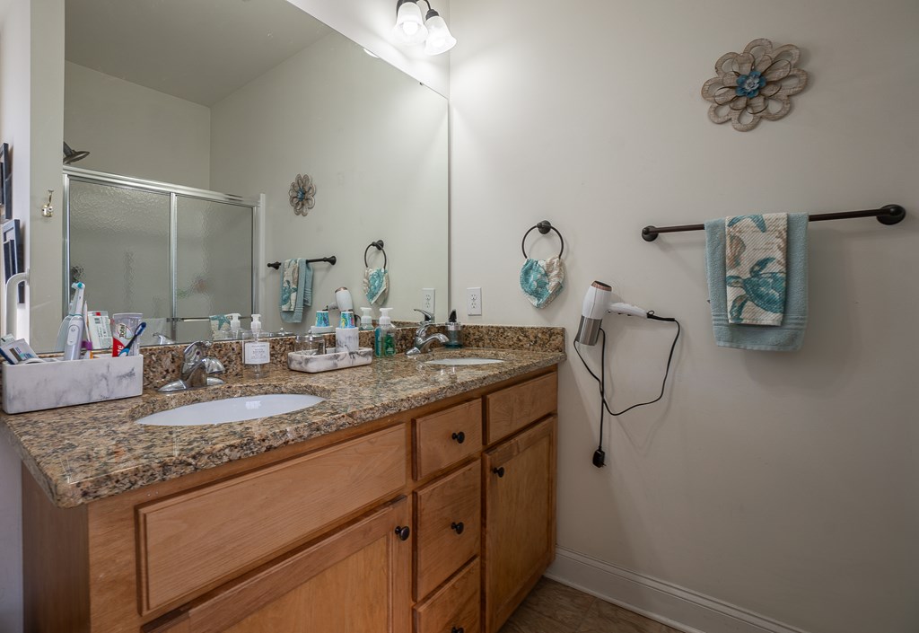 owners suite bathroom double vanity